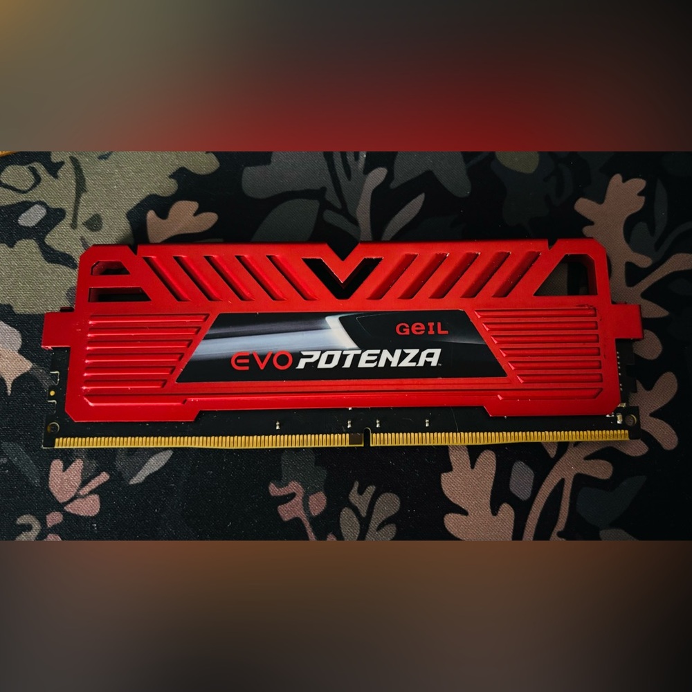GEIL EVO POTENZA 8GB PC4-17000 RAM